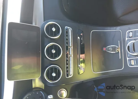 2019 Mercedes-Benz Glc 300 Coupe 4Matic z USA, uszkodzony, nr VIN WDC0J4KB3KF581569